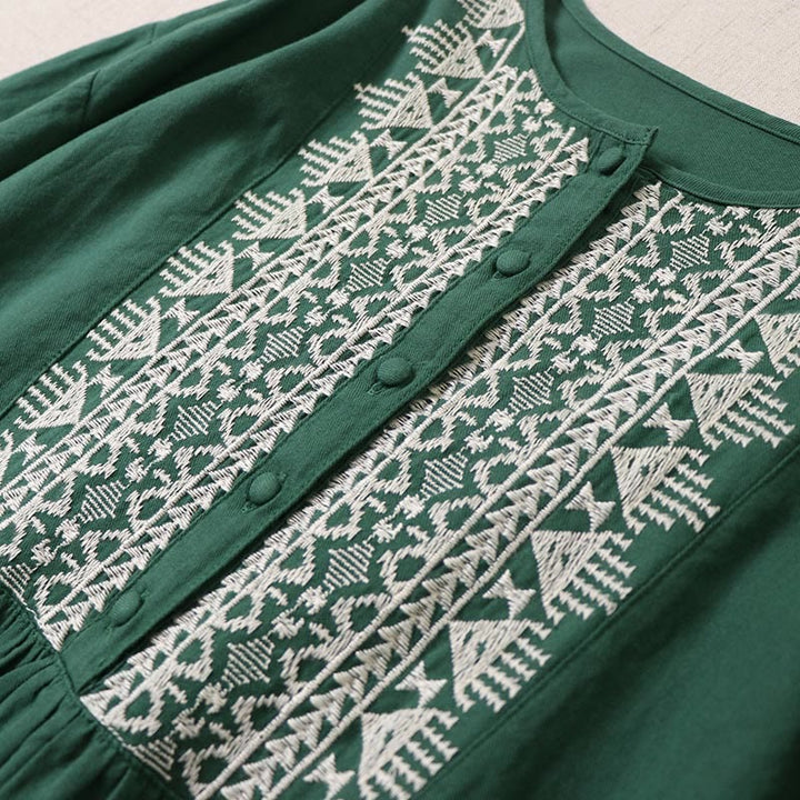 Buddha Stones – Lässiges Midikleid aus Baumwolle und Leinen mit künstlerischer geometrischer Stickerei und Knopfleiste vorne - image 2