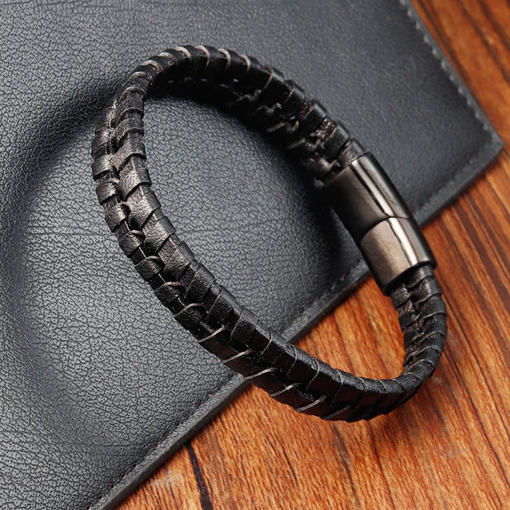 Buddha Stones Einfaches geflochtenes Muster Titanstahl verstärktes mehrschichtiges Lederarmband mit Schnalle