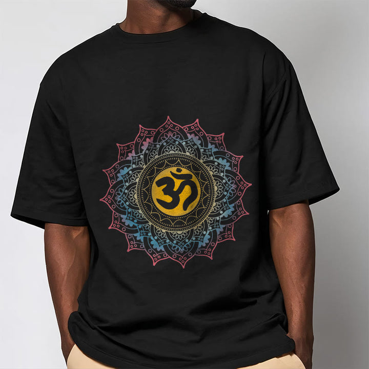 Buddha Stones ​​Farbverlauf Mandala OM Muster T-Shirt - image 1
