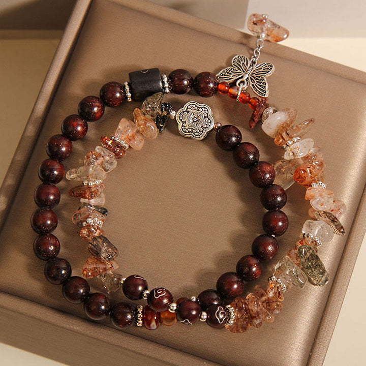 Buddha Stones Armband mit Charms aus natürlichem Rutilquarz, kleinem Blatt, rotem Sandelholz und Schmetterlingen