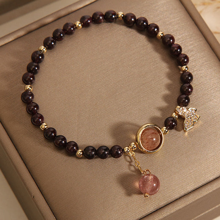Buddha Stones Natürliches 3 mm ultradünnes Granat-Erdbeerquarz-Schmetterlings-Ruhearmband