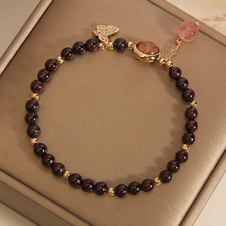 Buddha Stones Natürliches 3 mm ultradünnes Granat-Erdbeerquarz-Schmetterlings-Ruhearmband