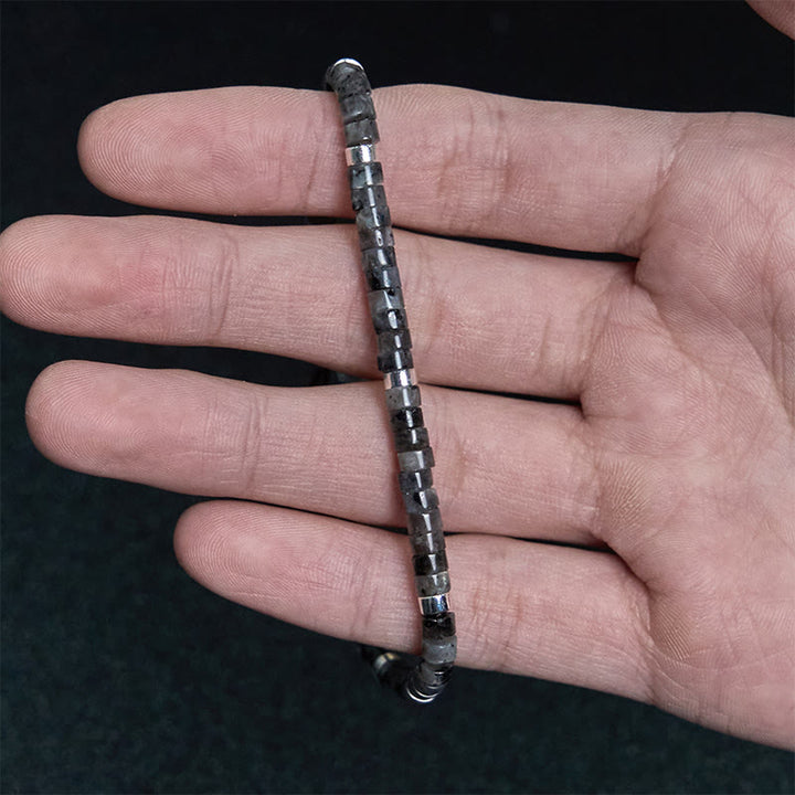 Buddha Stones Armband mit natürlichen schwarzen Glitzersteinen und Zwischenperlen
