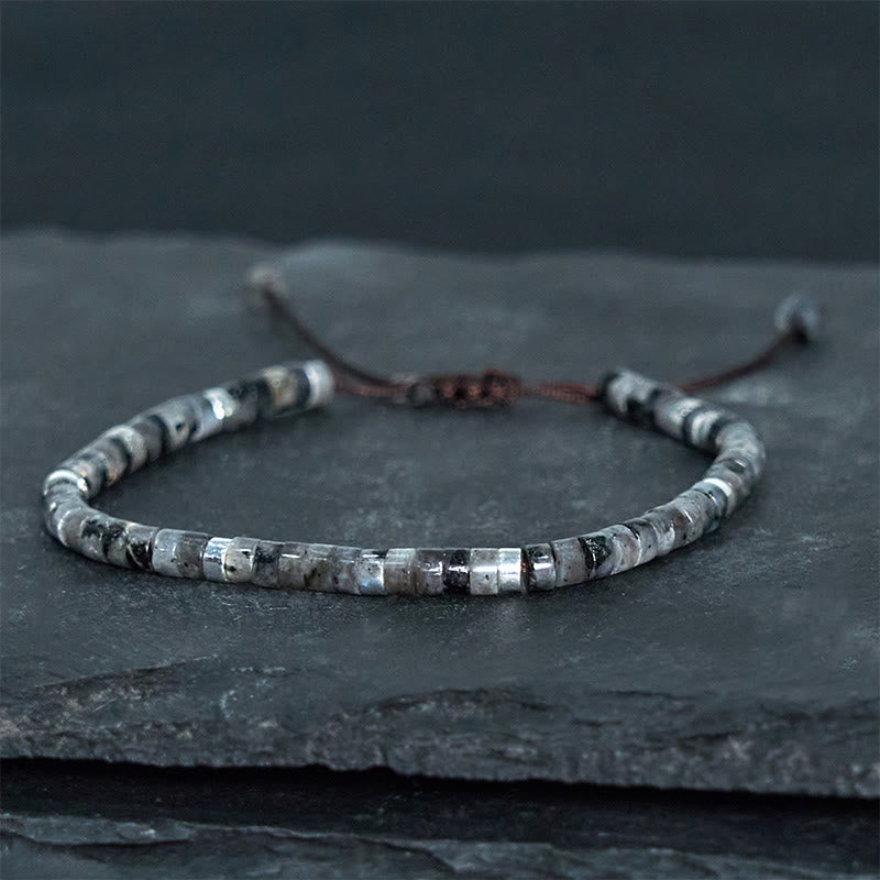 Buddha Stones Armband mit natürlichen schwarzen Glitzersteinen und Zwischenperlen