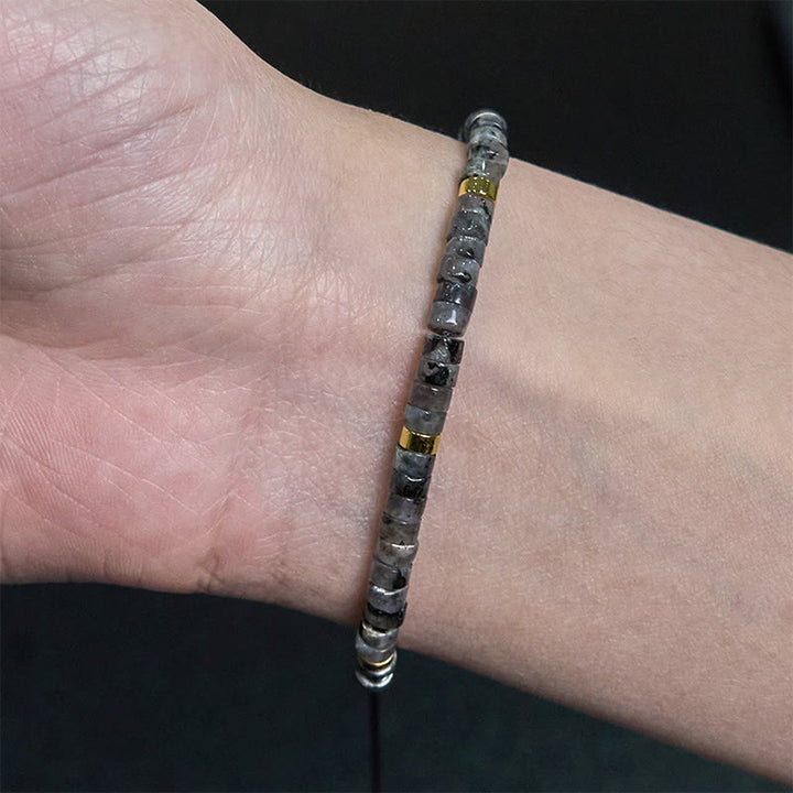 Buddha Stones Armband mit natürlichen schwarzen Glitzersteinen und Zwischenperlen