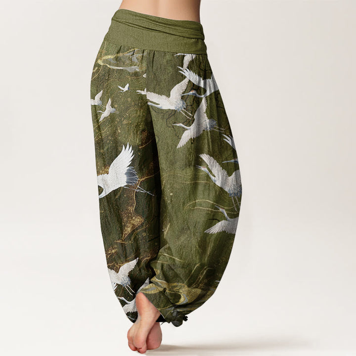 Haremshose für Damen mit elastischer Taille und Buddha Stones aus reiner Baumwolle mit fliegenden weißen Kranichen und glückverheißenden Wolken