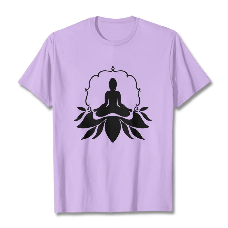 Buddha Stones ​​Meditierender Buddha Sitzend auf Gras T-Shirt - Pflaume - 2XL - image 16