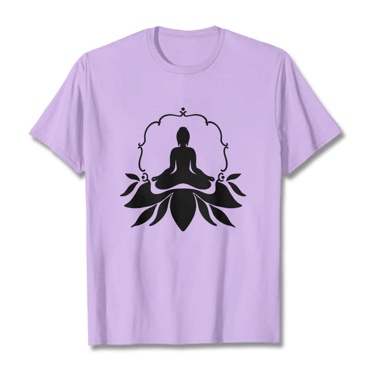 Buddha Stones ​​Meditierender Buddha Sitzend auf Gras T-Shirt - Pflaume - 2XL - image 16