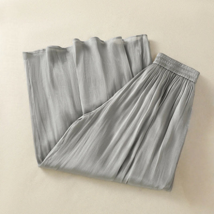 Buddha Stones Hellgraue Damenhose mit weitem Bein und Faltendesign, elastischer Bund und Taschen - image 2