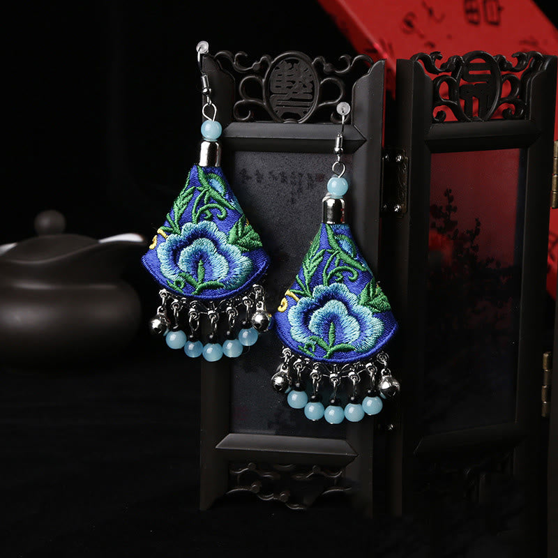 Buddha Stones Handgemachte Yi Stickerei Blume Harmonie Ohrringe - Blau & Blaue Blume (Legierungspfosten) - image 1