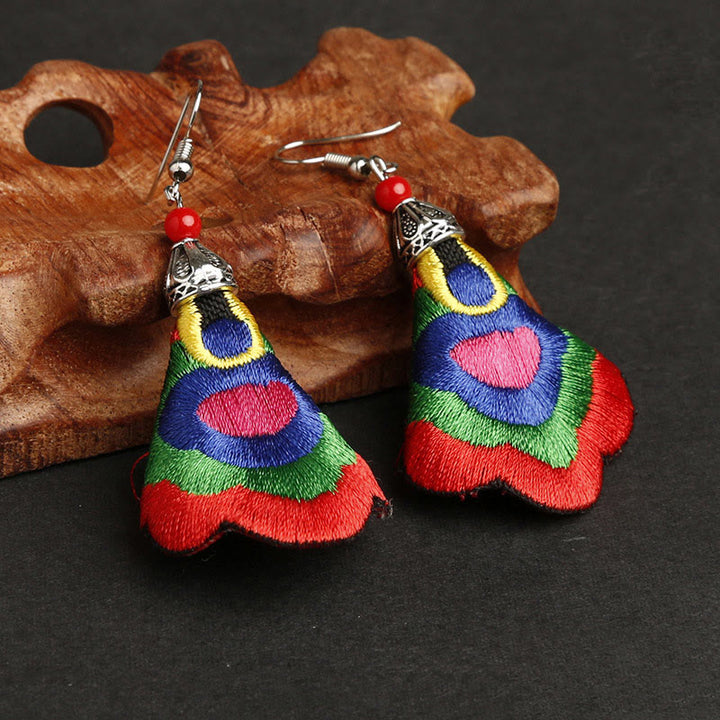 Buddha Stones, handgefertigt, bunte Yi-Stickerei, Harmonie-Ohrringe - Äußere Farbe: Rot (Legierungspfosten) - image 1