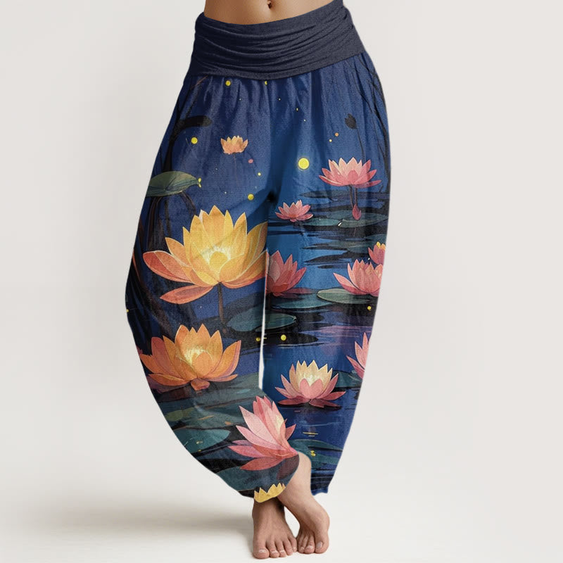 Buddha Stones Lässige, friedliche, nächtliche Lotusmuster-Haremshose für Damen mit elastischer Taille - Marine - US22， UK/AU26，EU54 (6XL) - image 1