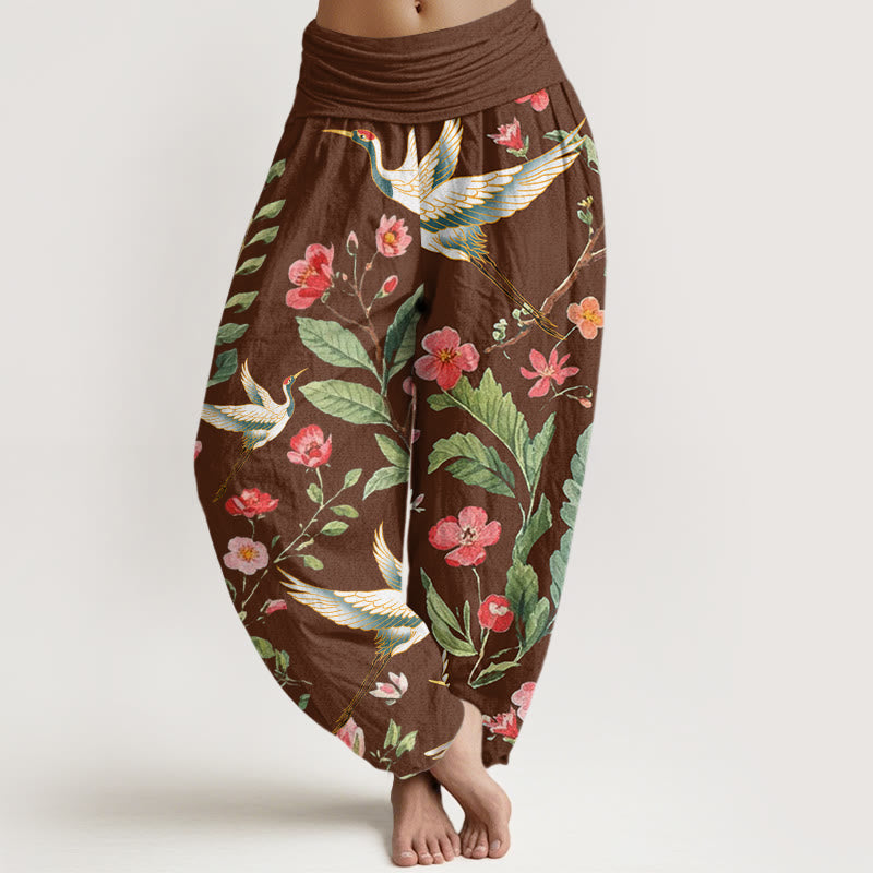 Lässige Haremshose aus Baumwolle mit Buddha Stones -Motiv, roten Blumen und Kranichmuster, elastischem Bund für Damen - Sattelbraun - US22, UK/AU26, EU54 (6XL) - image 4