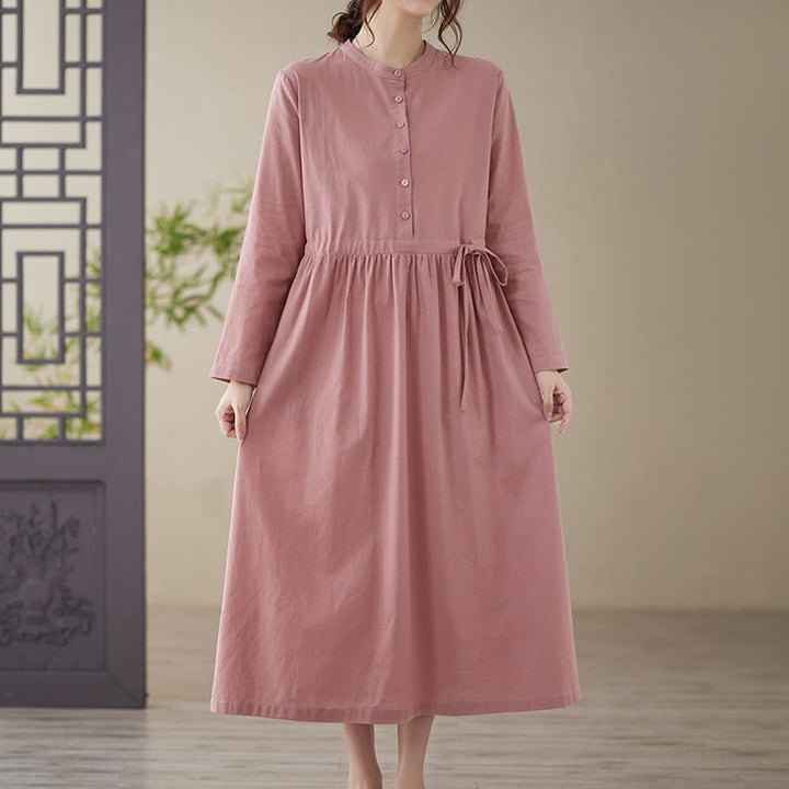 Buddha Stones – Lässiges, schlichtes Midikleid aus Baumwolle und Leinen mit Rundhalsausschnitt und Schnürung und Taschen - image 16