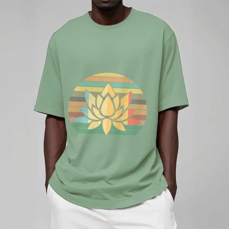 Buddha Stones Lässiges Retro-T-Shirt mit gestreiftem Hintergrund und Lotusblumenmuster aus Baumwolle - image 16