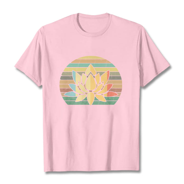 Buddha Stones Lässiges Retro-T-Shirt mit gestreiftem Hintergrund und Lotusblumenmuster aus Baumwolle - Hellrosa - 2XL - image 13