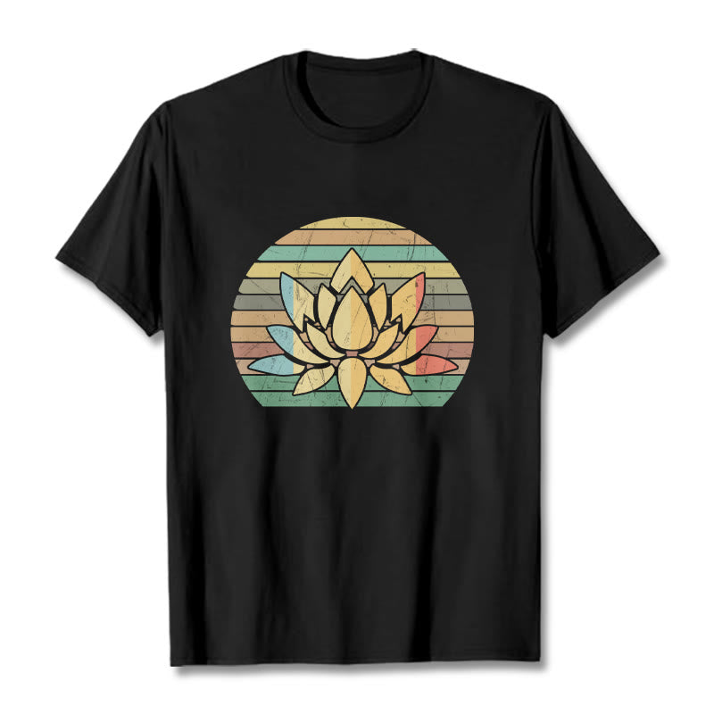 Buddha Stones Lässiges Retro-T-Shirt mit gestreiftem Hintergrund und Lotusblumenmuster aus Baumwolle - Schwarz - 2XL - image 1