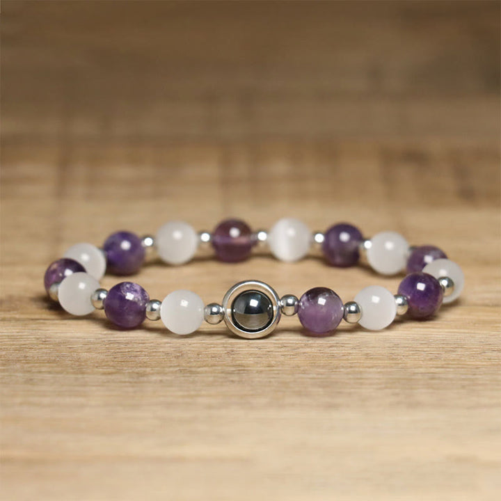 Buddha Stones Balance-Armband mit natürlichen Amethyst- und weißen Katzenaugenperlen - Amethyst und weißes Katzenauge (Handgelenkumfang: 15–17 cm) - image 1