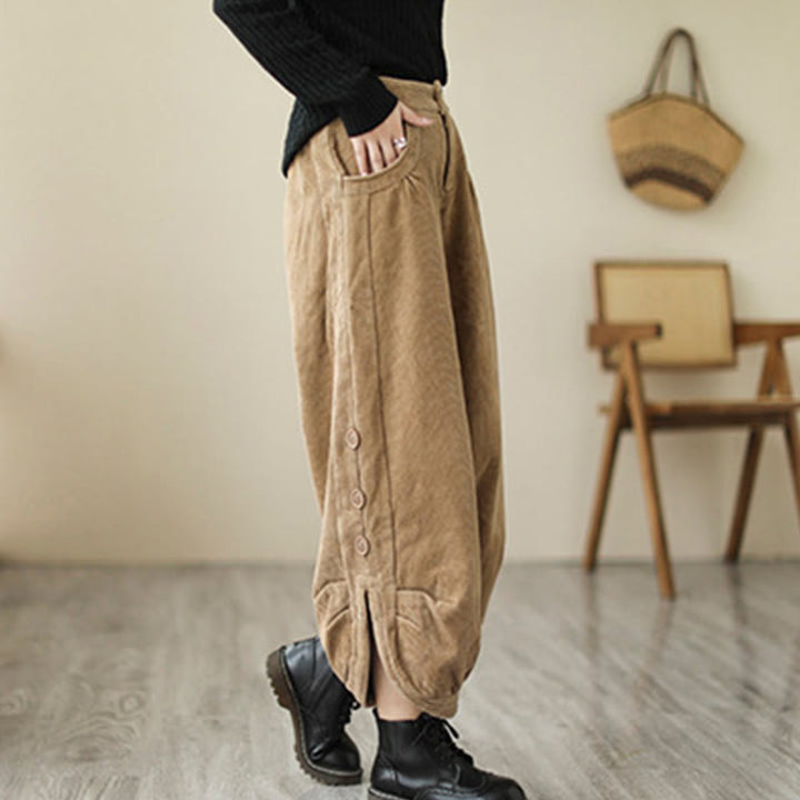 Lässige Cordhose für Damen mit Buddha Stones, Knöpfen, Beinöffnung und Taschen - image 3