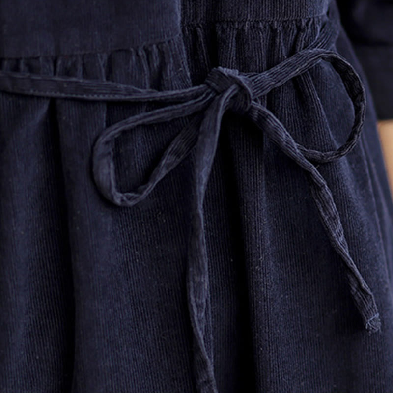 Buddha Stones – Langärmliges Midikleid aus Baumwollcord mit Schnürdesign, Rüschen, Rundhalsausschnitt und Taschen - image 9
