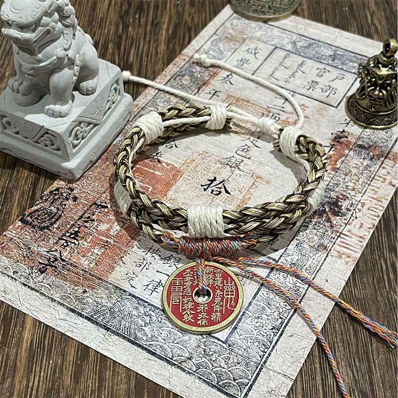 Buddha Stones Mehrschichtiges Berggeister-Armband mit buntem geflochtenem Seil  - Red Mountain Ghosts geben Geld aus (Handgelenkumfang: 15–19 cm) - image 0