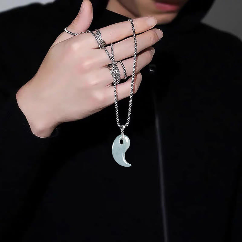 Buddha Stones -Anhänger in Tropfenform aus Jade und Titanstahl - image 9