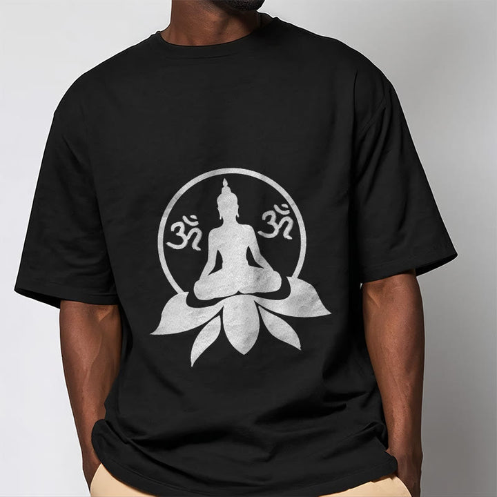 Buddha Stones ​​OM Symbol Sanskrit Mantras Buddha sitzt auf Lotus Blume Design T T-shirt - image 7