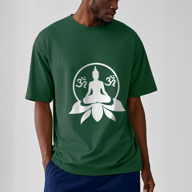 Buddha Stones ​​OM Symbol Sanskrit Mantras Buddha sitzt auf Lotus Blume Design T T-shirt - image 1