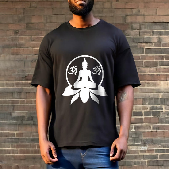 Buddha Stones ​​OM Symbol Sanskrit Mantras Buddha sitzt auf Lotus Blume Design T T-shirt - image 8