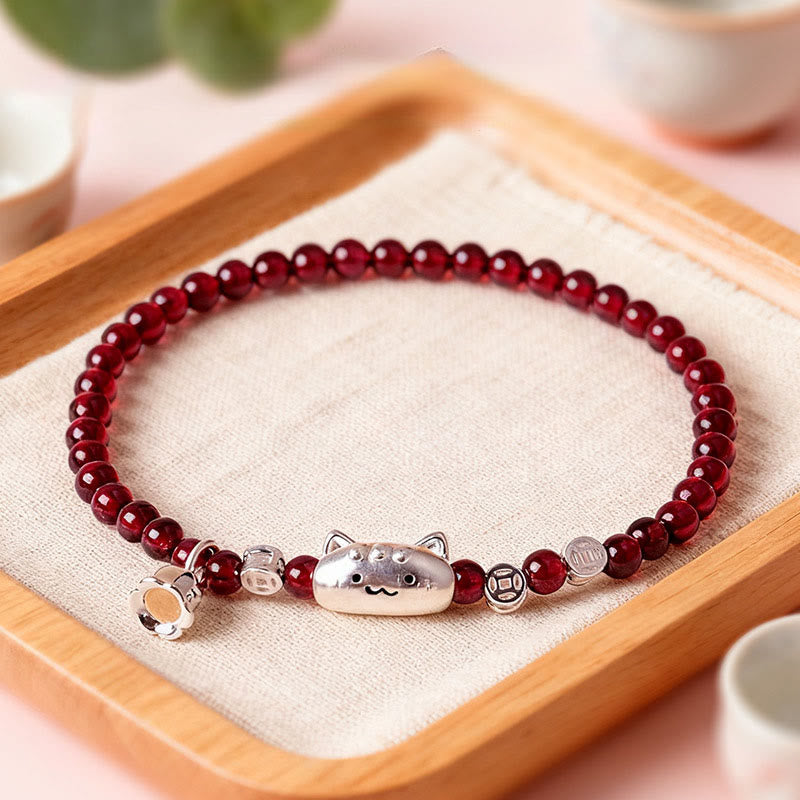 Buddha Stones 999 Sterling Silber Natürlicher süßer Katzenkopf Granat Schutzperlenarmband - 4 mm Granat (Handgelenkumfang: 13–15 cm) - image 0