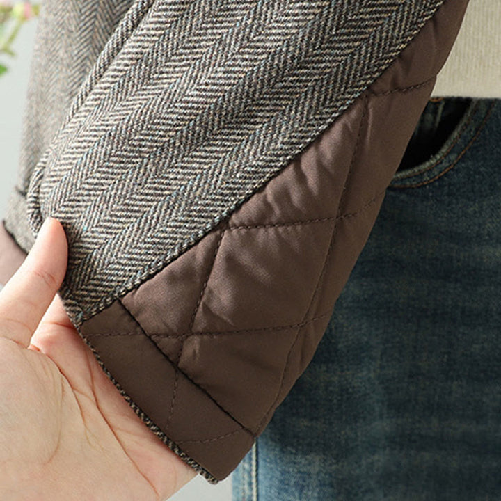 Buddha Stones Damen-Thermojacke mit braunem Knopfdesign, langen Ärmeln und Taschen - image 10