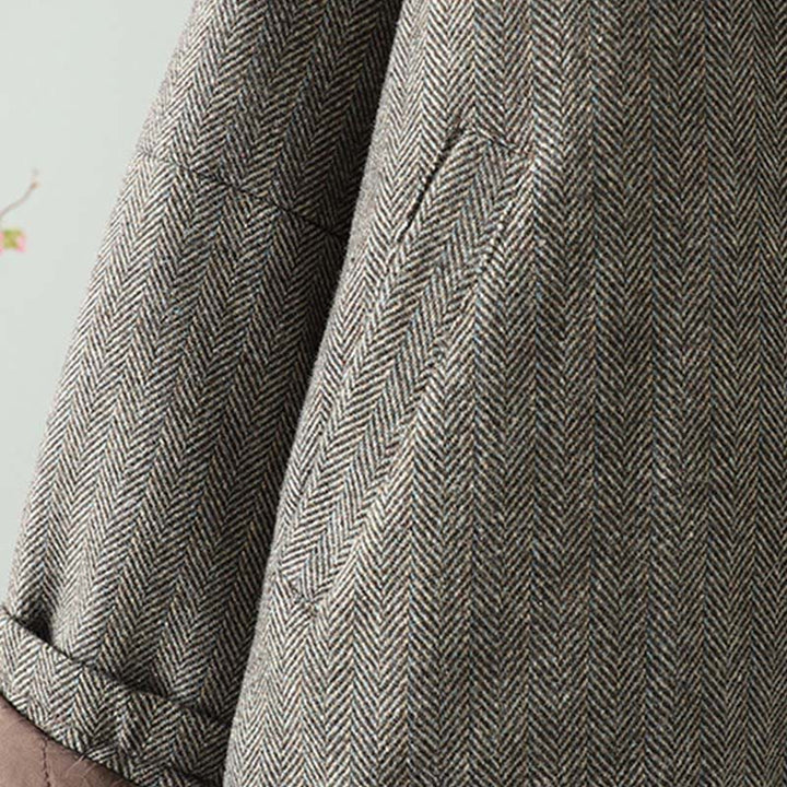 Buddha Stones Damen-Thermojacke mit braunem Knopfdesign, langen Ärmeln und Taschen - image 5