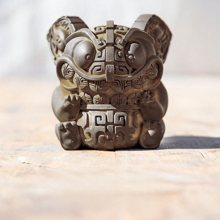 Buddha Stones aus handgefertigtem Gold, die ein Ungeheuer verschlingt – Eisenpulver-Rostguss-Harz-Statue – Heimdekoration - Groß 10,5 x 7,5 x 7,3 cm - image 3