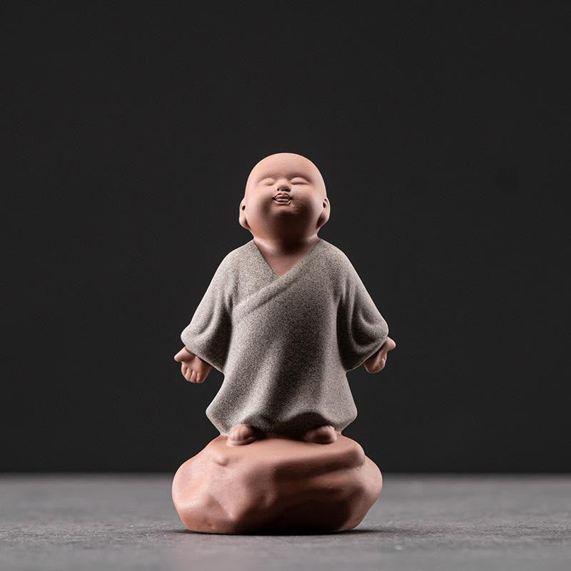 Buddha Stones , nach oben blickender ruhender Mönch, Keramikstatue, Symbol des Mitgefühls, Heimdekoration - Blick nach oben, Grauer Mönch, 6,5 x 4,5 x 10 cm - image 1