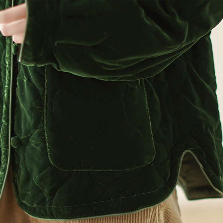 Kurzärmelige, dicke Damenjacke mit Buddha Stones -Diamantmuster und Taschen - image 11