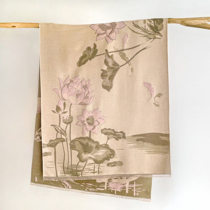 Buddha Stones ​​Herbst-Lotus-Koi-Fisch-Libellen-Muster Kuschelschal - Antikweiß - 180 x 65 cm - image 12