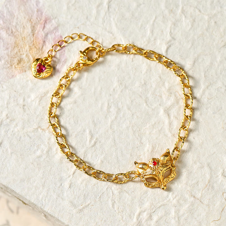 Buddha Stones Armband aus 24-karätig vergoldetem Messing mit Fuchsmotiv und Herzanhänger - image 1