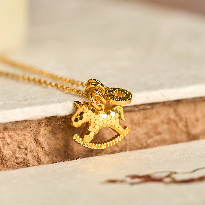 Buddha Stones ​​Jahr des Pferdes 24 Karat vergoldete Kupfermünzen-Halskette Anhänger - Kupfernes Schaukelpferd - image 0