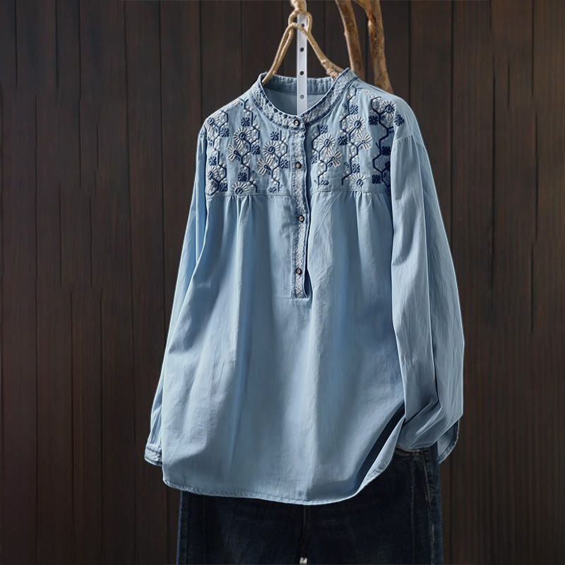 Damenhemd aus Baumwoll-Denim mit Buddha Stones, geometrischem Muster, Blumenstickerei, halben Knöpfen und langen Ärmeln - Hellblau - US4-6, UK/AU8-10, EU36-38 (F) - image 0