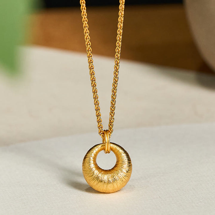 Buddha Stones, 24 Karat vergoldete Kupfer-Friedensschnalle, strukturierte Reichtumskette, Anhänger - Halskette mit Friedensschnalle - image 0