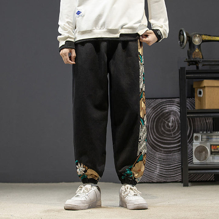 Buddha Stones Frühlings-Herrenhose aus Baumwolle mit besticktem Blumenmuster und Taschen - image 3
