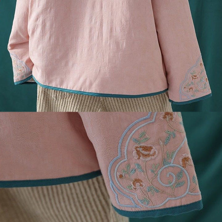 Winterliche Damen-Thermojacke aus Baumwolle mit Buddha Stones, Froschknopfstickerei, Blumenranken und Stickerei. - image 11
