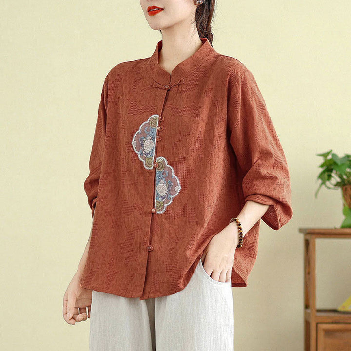 Damenbluse aus Baumwolle mit Buddha Stones, Blumenstickerei, Jacquard-Muster, Dreiviertelärmeln und Froschknopfverschluss - Tomate - US12, UK/AU16, EU44 (3XL) - image 0