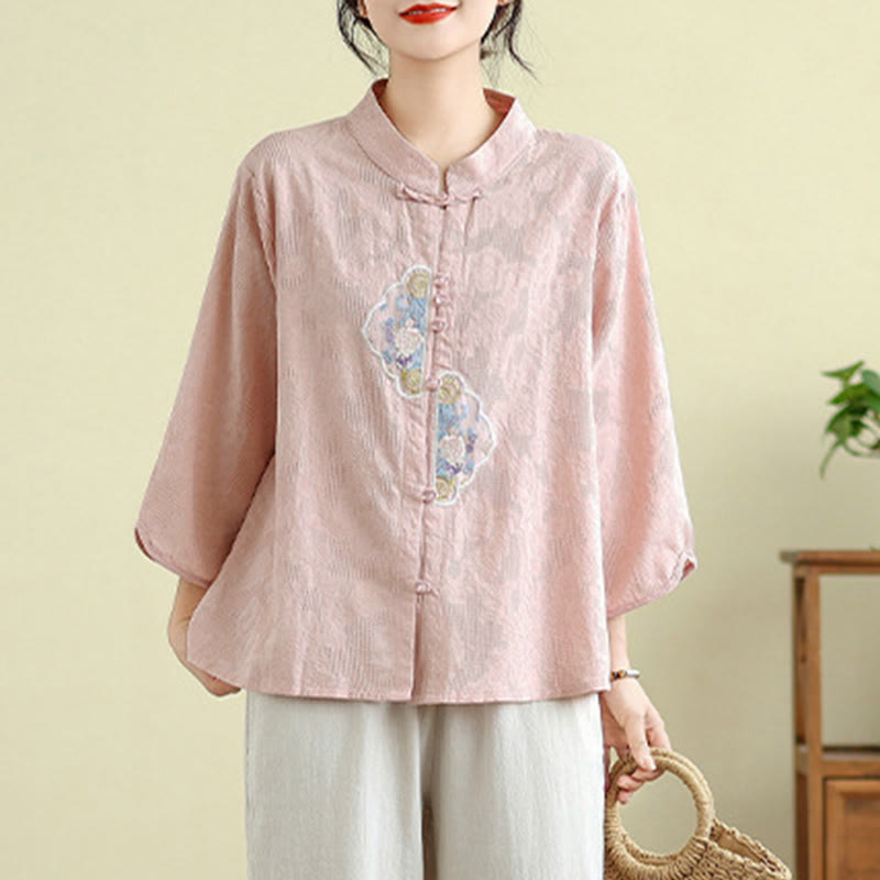 Damenbluse aus Baumwolle mit Buddha Stones, Blumenstickerei, Jacquard-Muster, Dreiviertelärmeln und Froschknopfverschluss - image 16