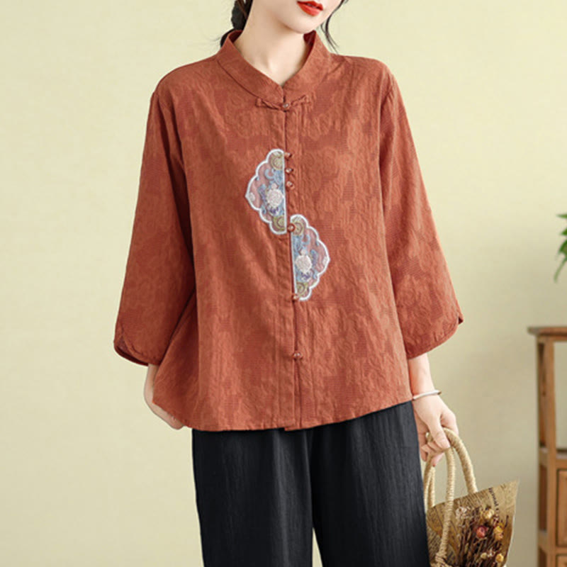 Damenbluse aus Baumwolle mit Buddha Stones, Blumenstickerei, Jacquard-Muster, Dreiviertelärmeln und Froschknopfverschluss - image 7