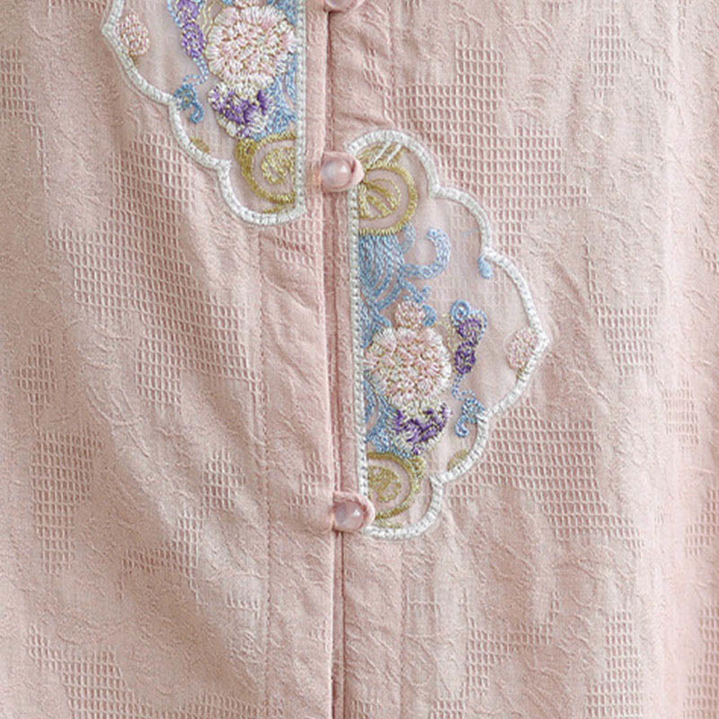 Damenbluse aus Baumwolle mit Buddha Stones, Blumenstickerei, Jacquard-Muster, Dreiviertelärmeln und Froschknopfverschluss - image 24