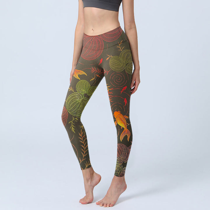 Leggings mit Buddha Stones, bunten Koi-Karpfen, Wasserwellen und Pflanzenmuster – Sport-Leggings für Damen, Yogahosen - Dunkelolivgrün - US18, UK/AU22, EU50 (4XL) - image 0
