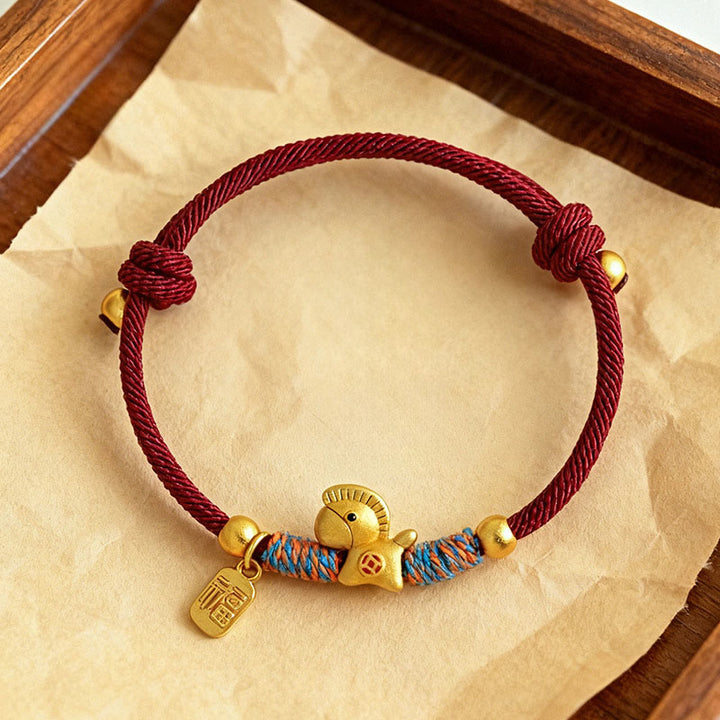 Buddha Stones, 999 Sterling Silber, Jahr des Pferdes, Fu-Zeichen-Anhänger, buntes Glücksarmband aus Seil - Goldenes Pferd, rotes Seil (Handgelenkumfang: 14-19 cm) - image 0