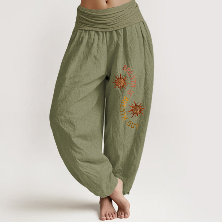 Buddha Stones, reine Baumwolle, warme Farbtöne, Sonnenmotiv mit englischen Redewendungen, elastischer Bund, Damen-Haremshose - Olivgrün - US16, UK/AU20, EU48 (3XL) - image 14