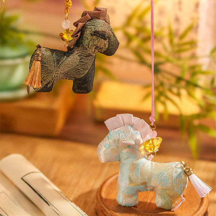 Buddha Stones, Jahr des Pferdes, rote Schnurquasten-Stickerei, Hängedekoration - image 14